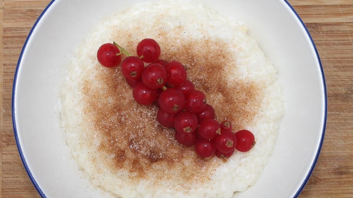 Como fazer arroz doce com frutas