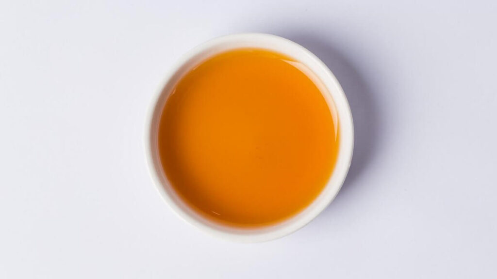 Xarope de açúcar em um pequeno recipiente