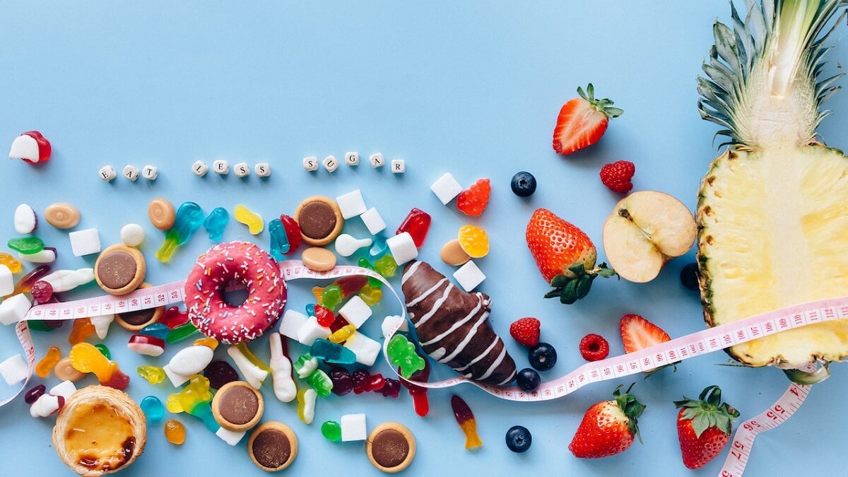 Fita de medidas, frutas e doces