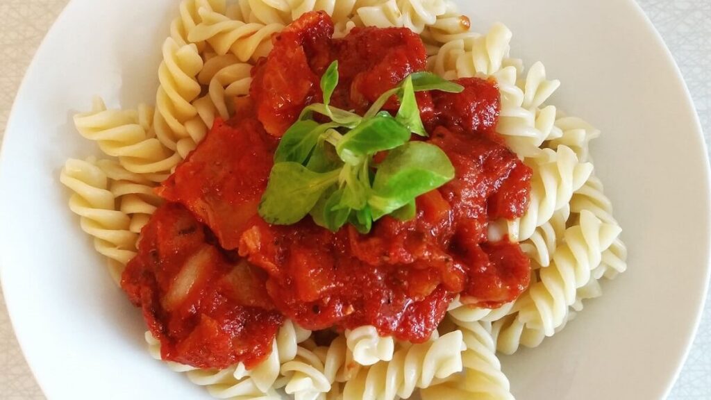 Macarrão com molho de tomate