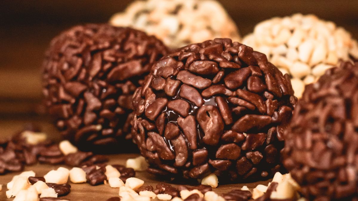 Brigadeiro sem leite condensado enrolado