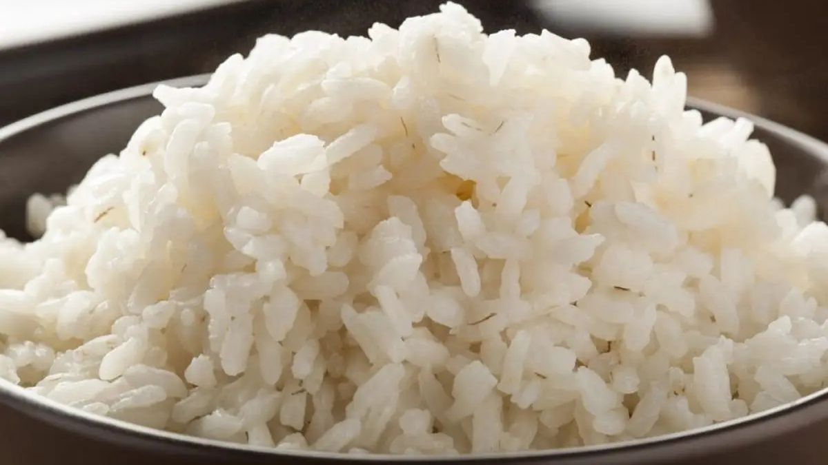 Como fazer arroz soltinho: Passo a passo completo!